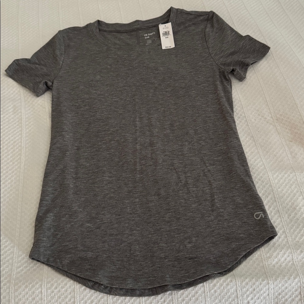GAP fit Heather Gray workout  Top t shirt. NWT.